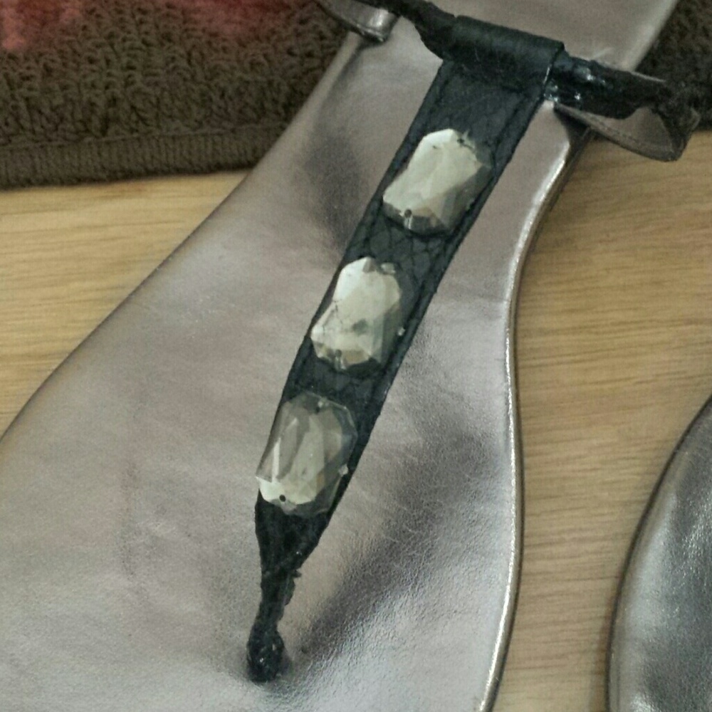 APT 9 Sandals - Picture 3 of 3